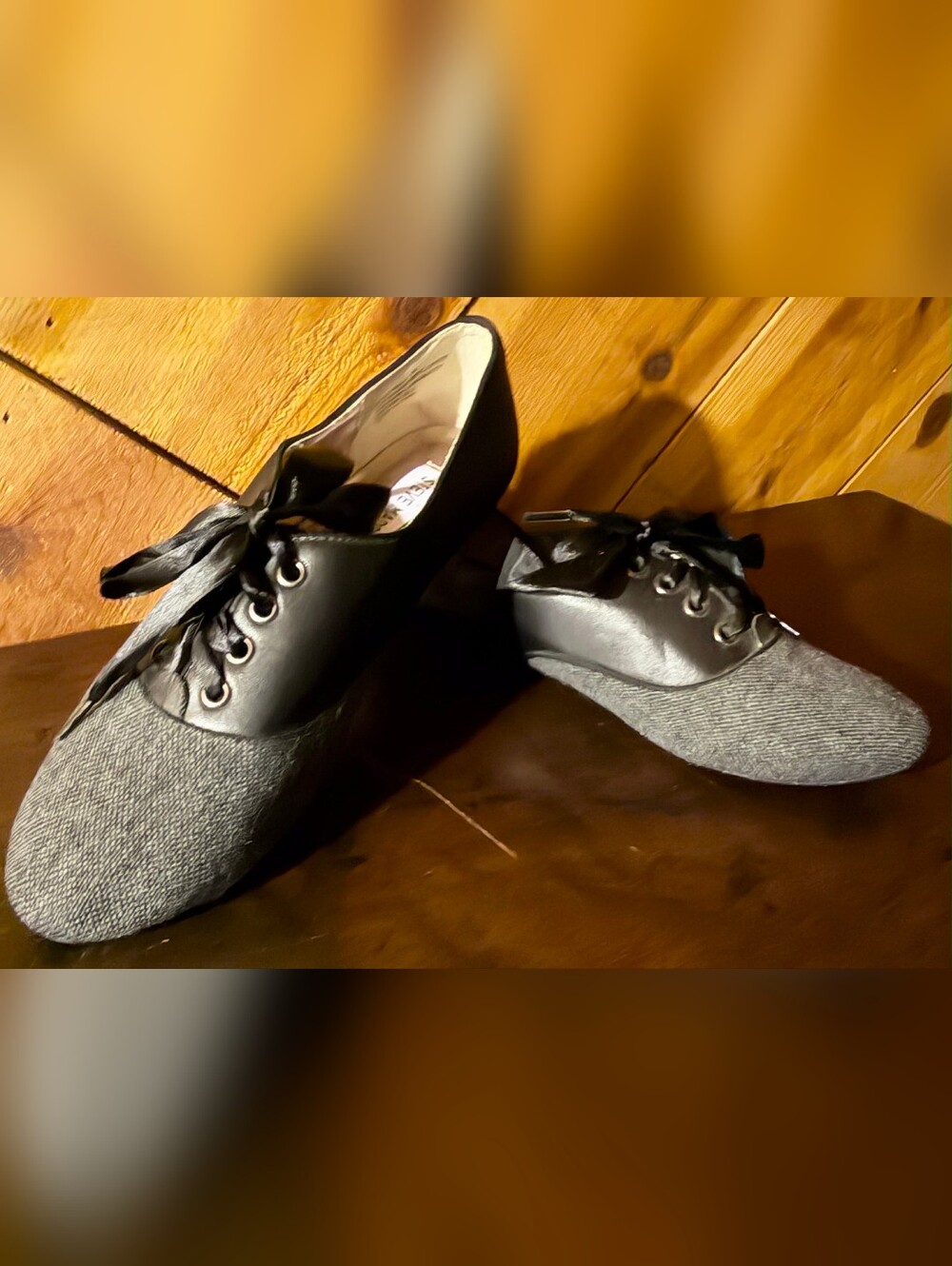 Steve Madden 1156: Two-Tone Black & Gray Women's Size 7 Ribbon Lace Oxfords 1156